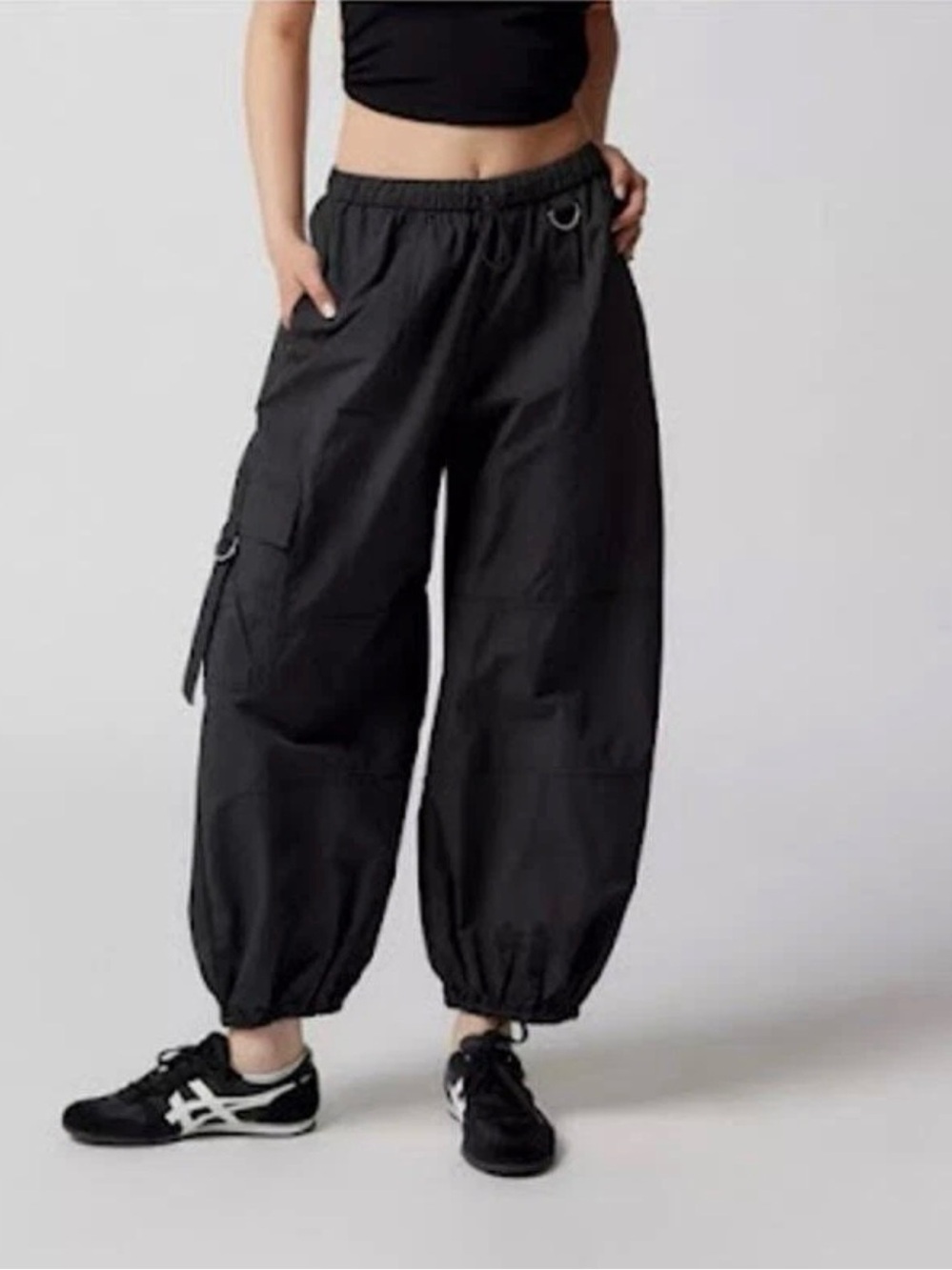 SOLD Urban Outfitters Sloan Cargo Parachute Pants Womens L Black Baggy D-Ring